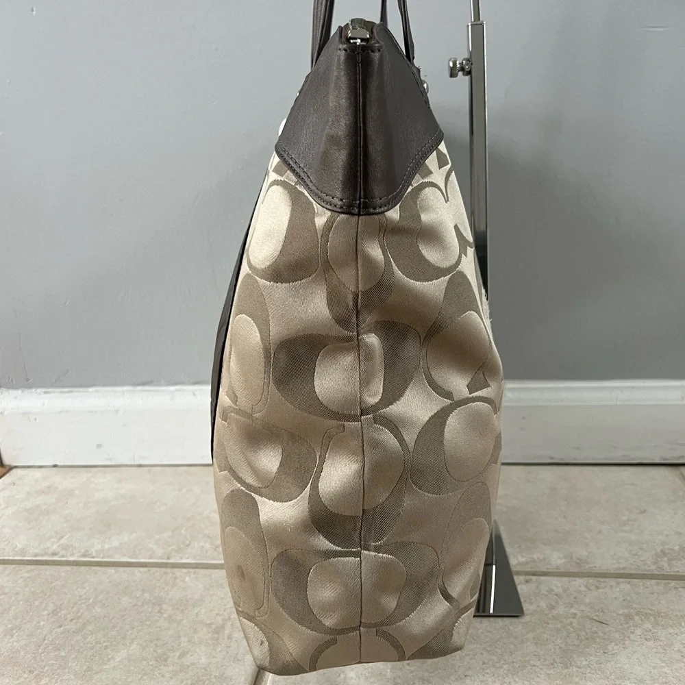 Coach Laura Signature Large Tote Shoulder Bag Brown Metallic Leather 18335 - Picture 7 of 15